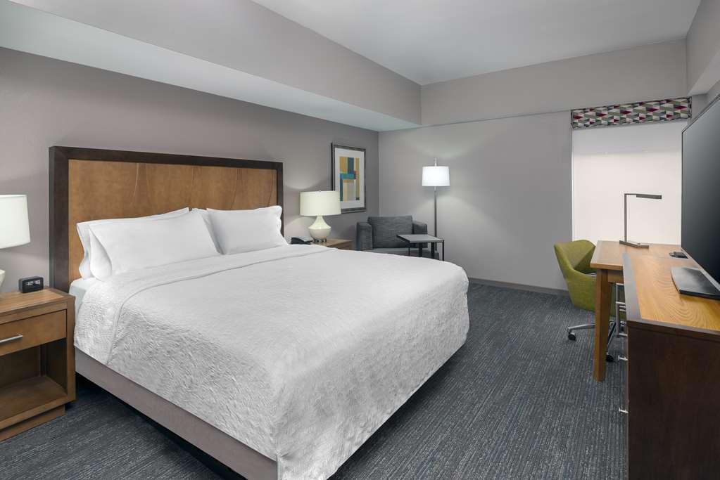 Hampton Inn And Suites Clayton/St. Louis-Galleria Area Phòng bức ảnh