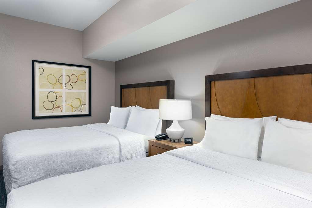 Hampton Inn And Suites Clayton/St. Louis-Galleria Area Phòng bức ảnh