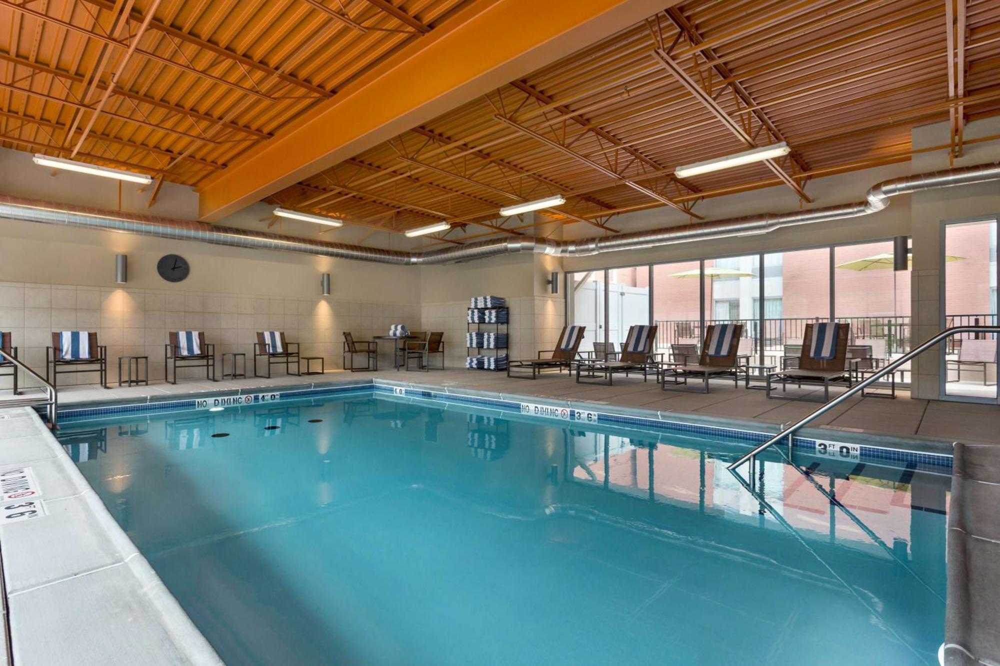Hampton Inn And Suites Clayton/St. Louis-Galleria Area Ngoại thất bức ảnh