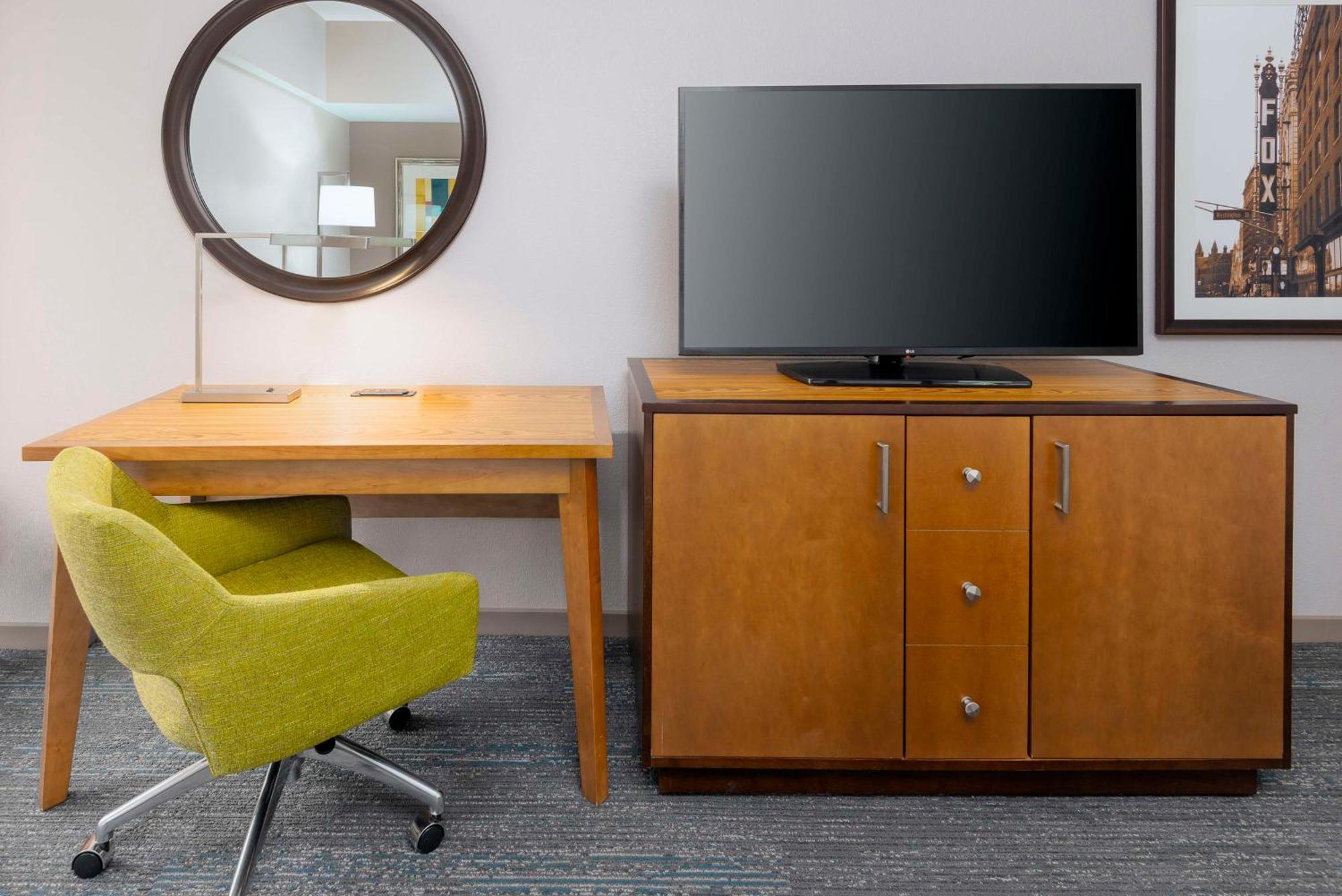 Hampton Inn And Suites Clayton/St. Louis-Galleria Area Ngoại thất bức ảnh