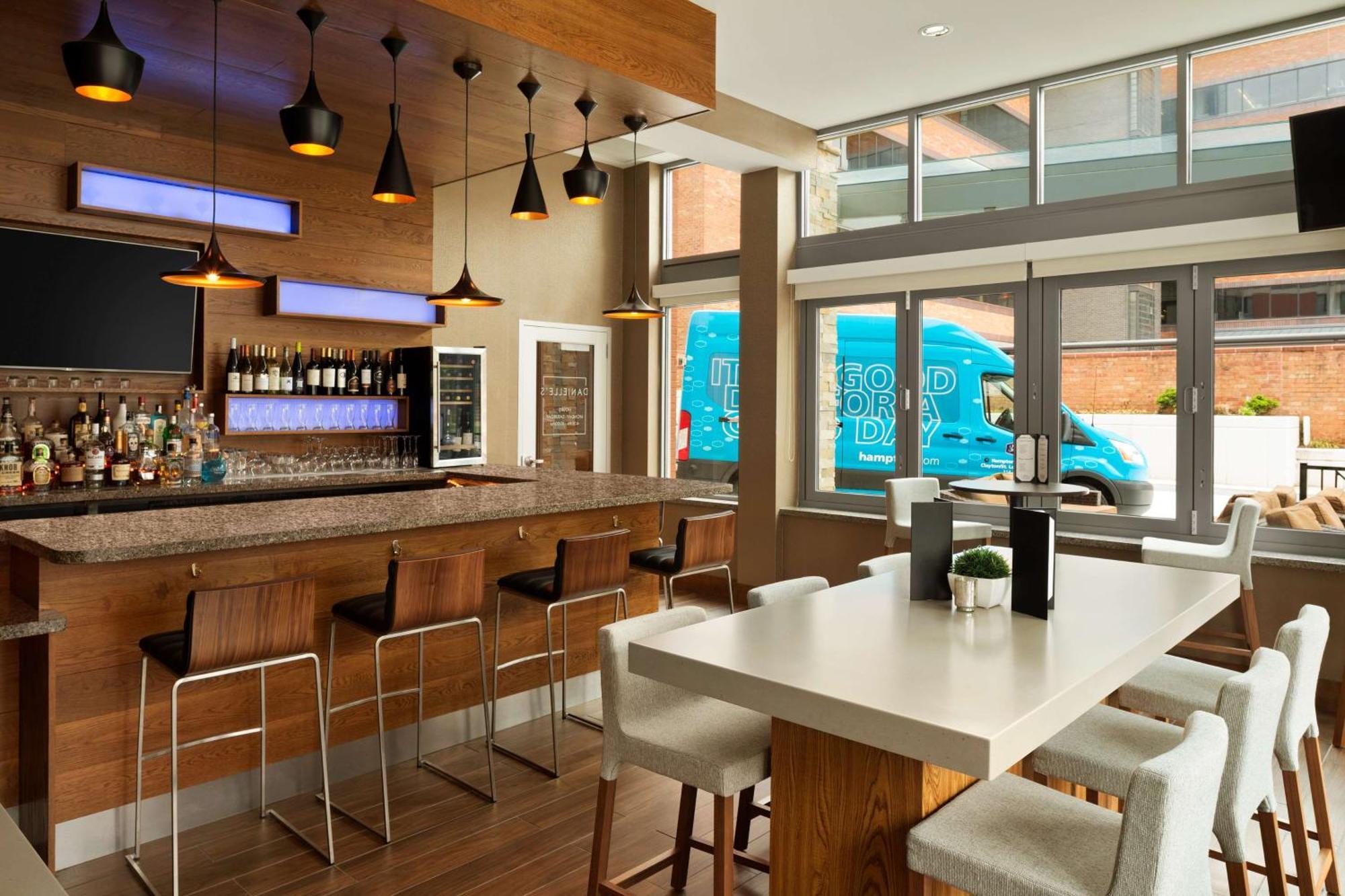 Hampton Inn And Suites Clayton/St. Louis-Galleria Area Ngoại thất bức ảnh