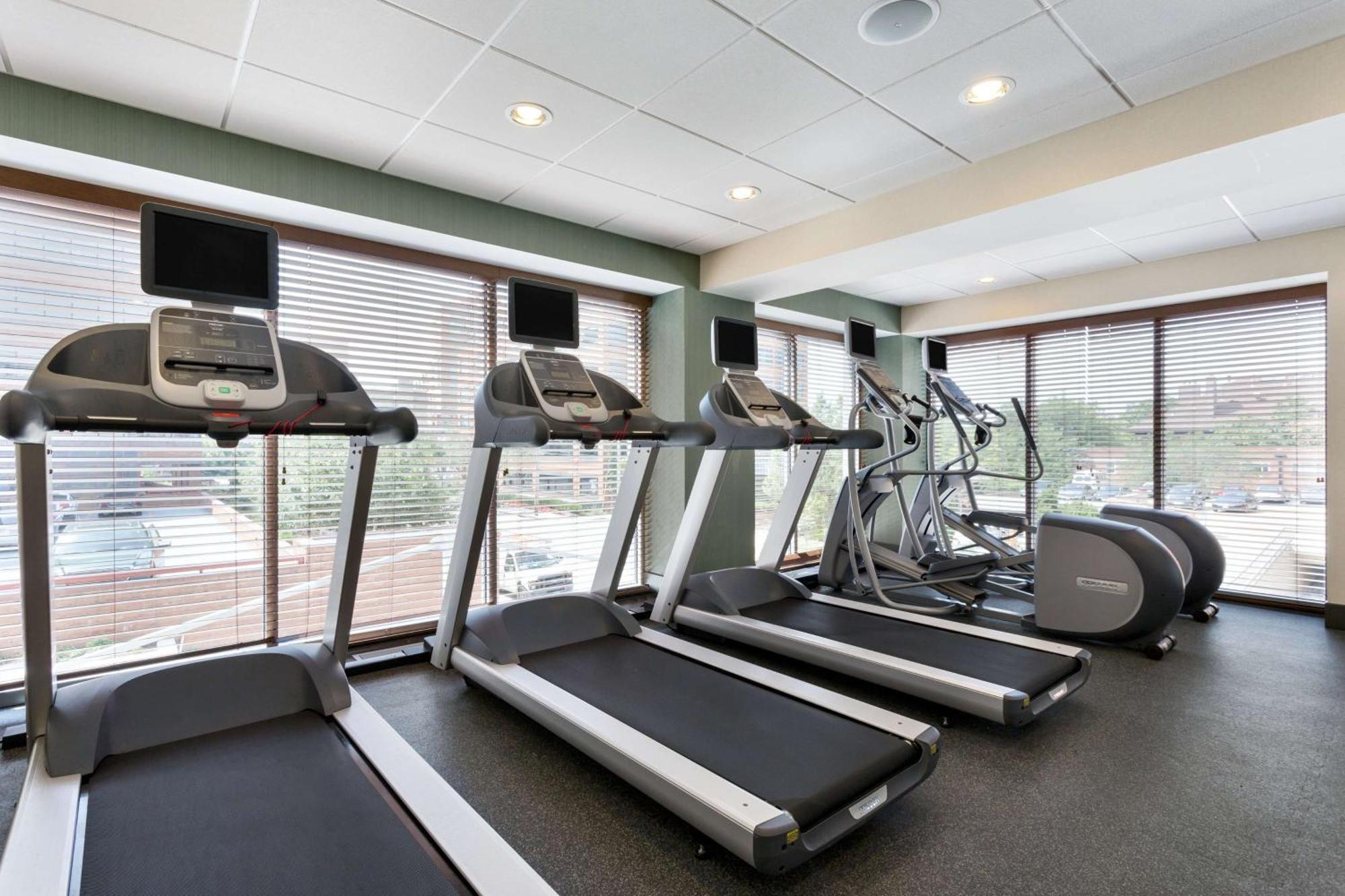 Hampton Inn And Suites Clayton/St. Louis-Galleria Area Ngoại thất bức ảnh